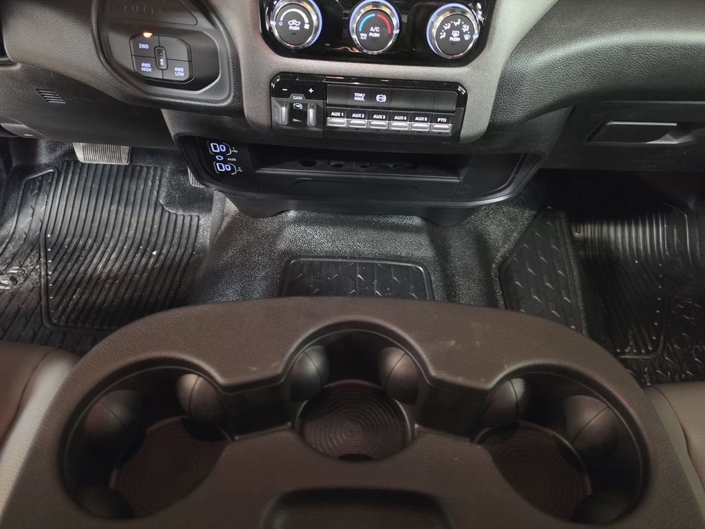 New 2026 RAM 3500 Tradesman AWD/4WD image 19