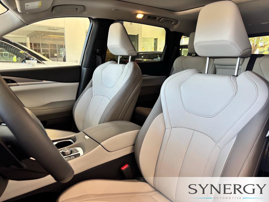 New 2027 INFINITI QX60 Luxe w/ Cargo Package FWD image 19