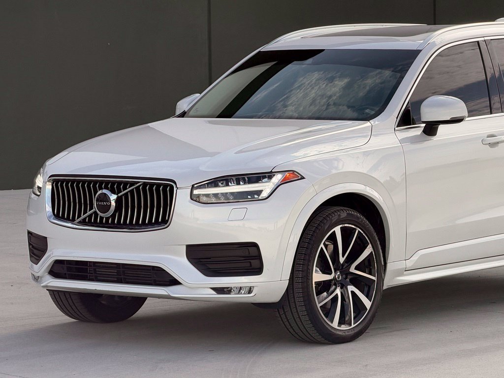 Used 2022 Volvo XC90 T6 Momentum w/ Climate Package AWD/4WD image 11
