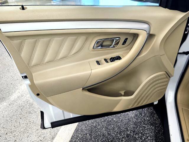 Used 2017 Ford Taurus SEL image 25