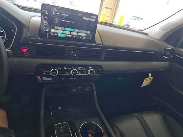Used 2025 Honda Pilot EX-L image 8