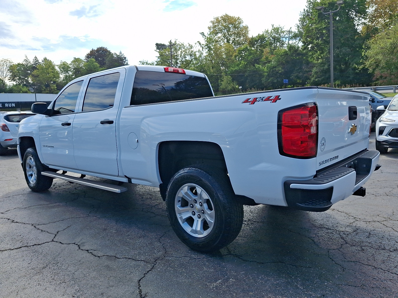 Used 2018 Chevrolet Silverado 1500 Custom w/ Custom Value Package AWD/4WD image 4