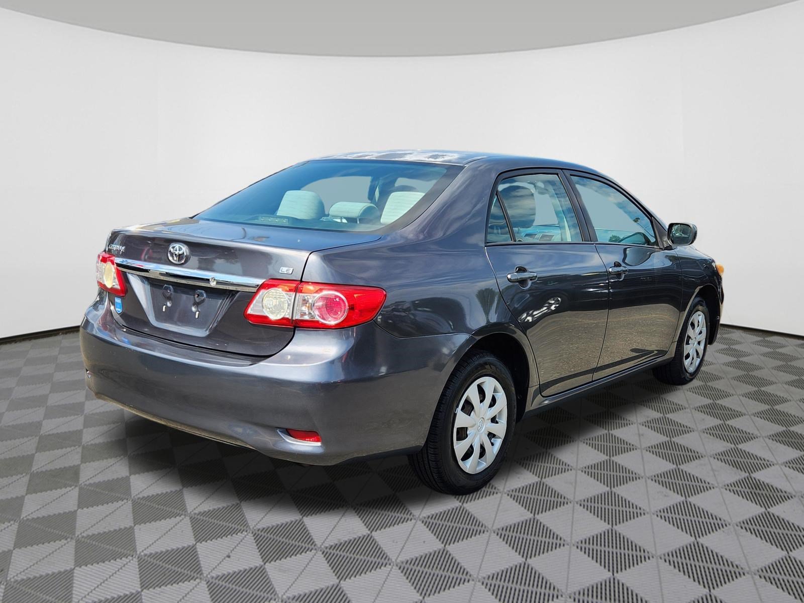 Used 2011 Toyota Corolla LE FWD image 4