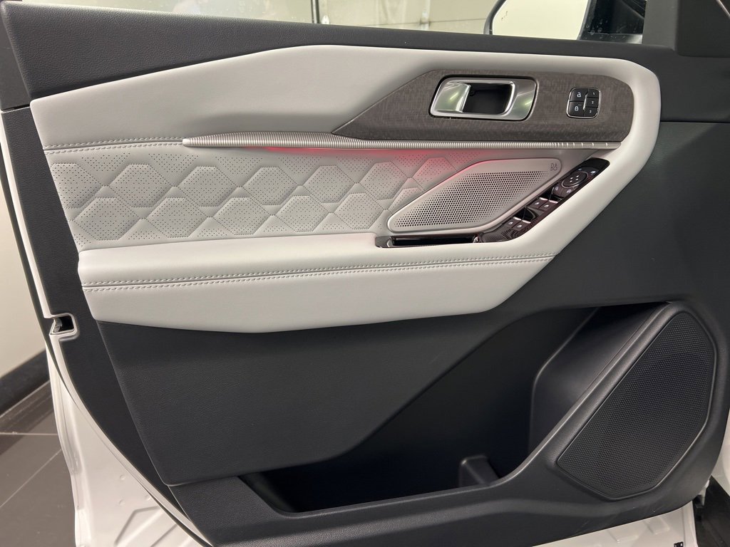 New 2026 Ford Explorer Platinum w/ LUX Leather Package image 32