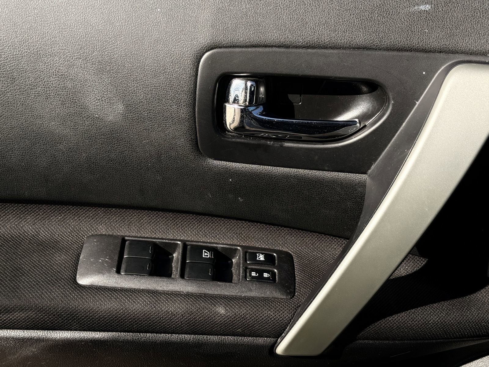 Used 2014 Nissan Rogue S w/ Convenience Package image 22