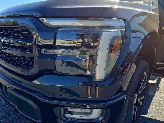 Used 2024 Ford F150 Lariat w/ Equipment Group 502A High AWD/4WD image 33