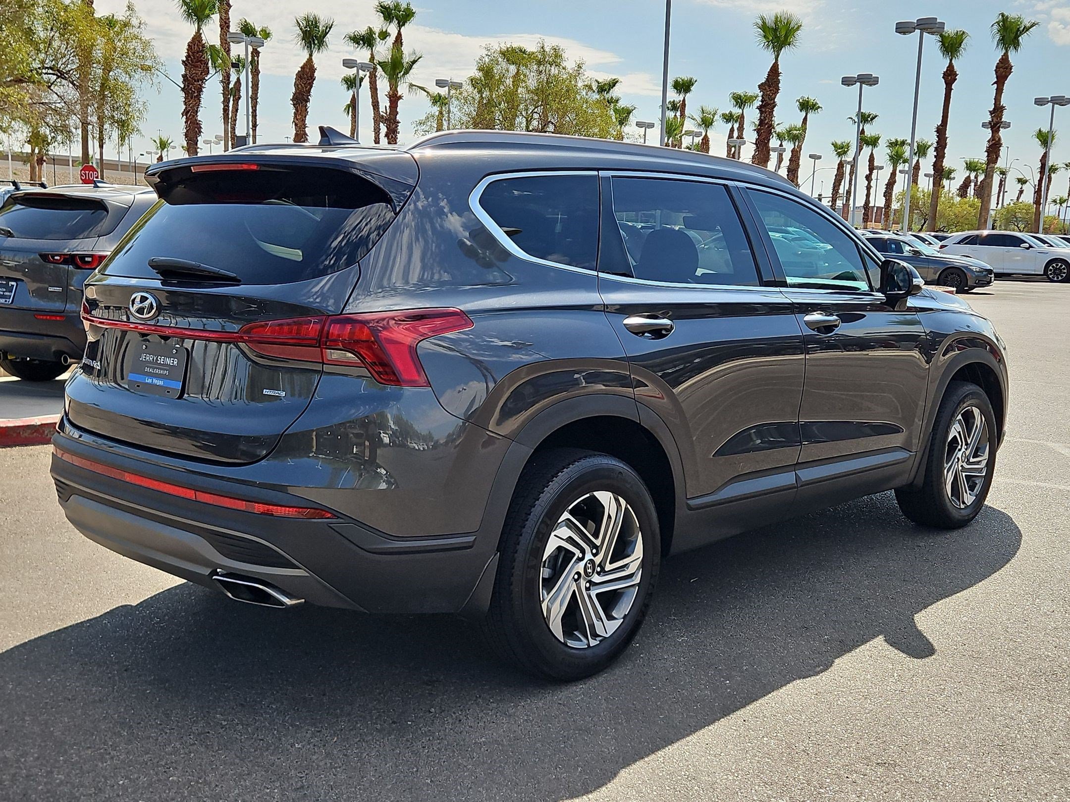 Used 2023 Hyundai Santa Fe SEL w/ Winter Weather Package AWD/4WD image 5