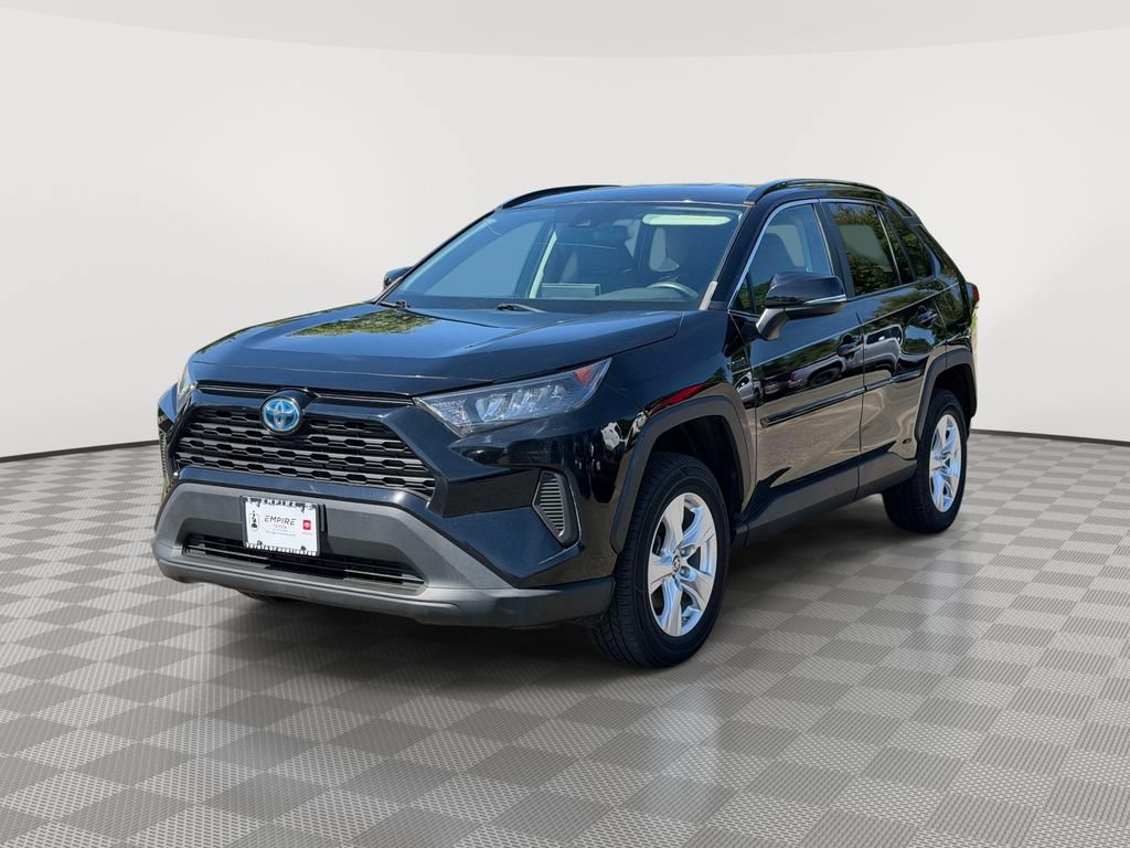 Used 2021 Toyota RAV4 LE AWD/4WD image 7