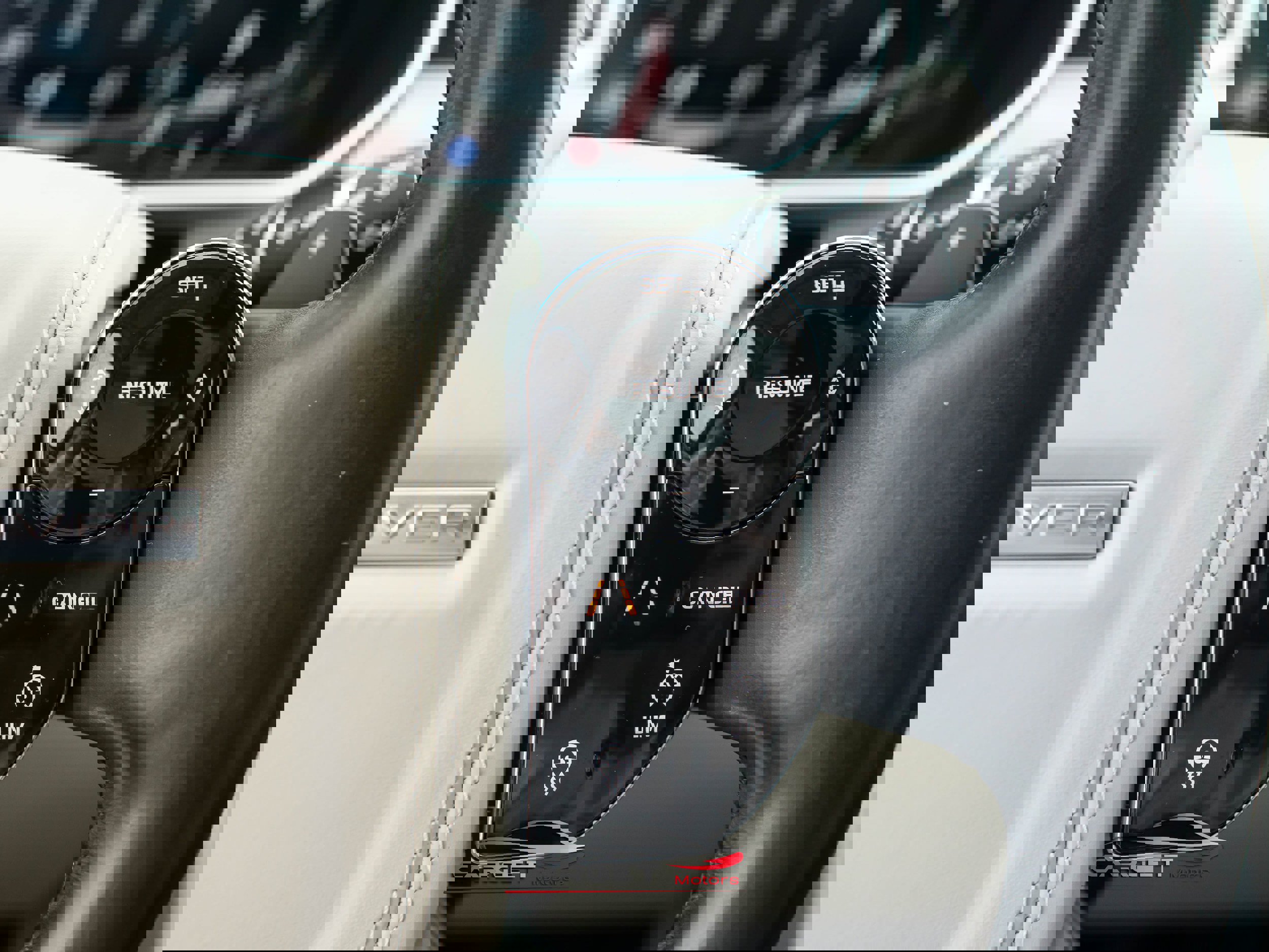 Used 2020 Land Rover Range Rover Long Wheelbase HSE image 27