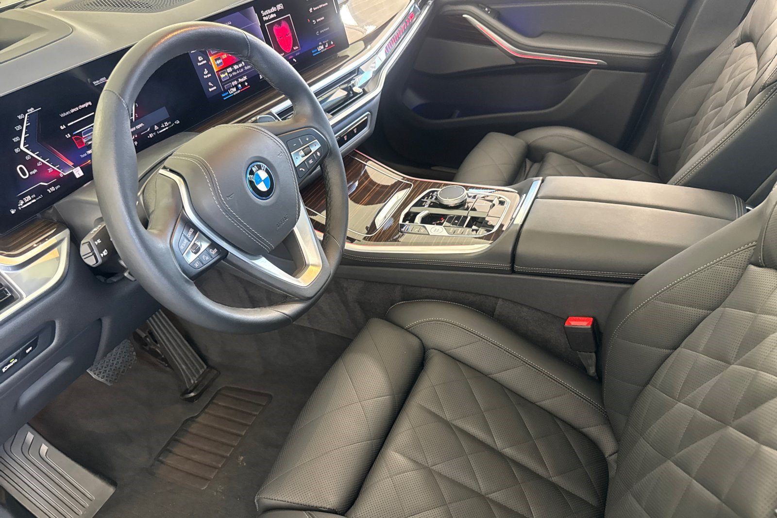 Used 2026 BMW X5 xDrive50e w/ Climate Comfort Package AWD/4WD image 4