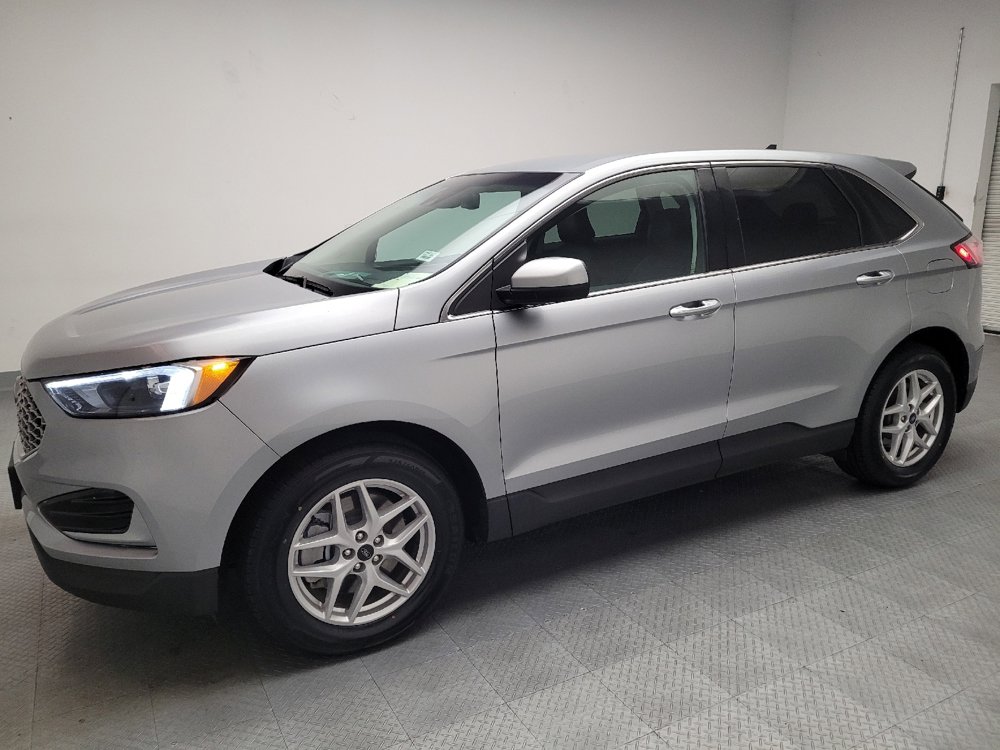 Used 2024 Ford Edge SEL image 2