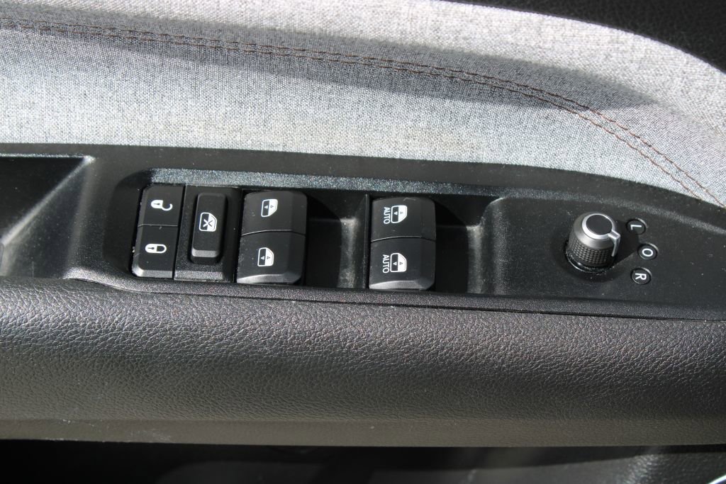 Used 2022 Jeep Compass Latitude image 29