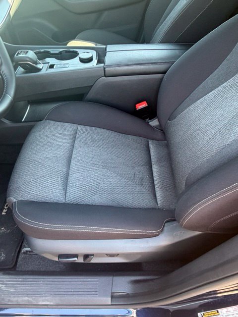 Used 2026 Nissan Rogue SV AWD/4WD image 5