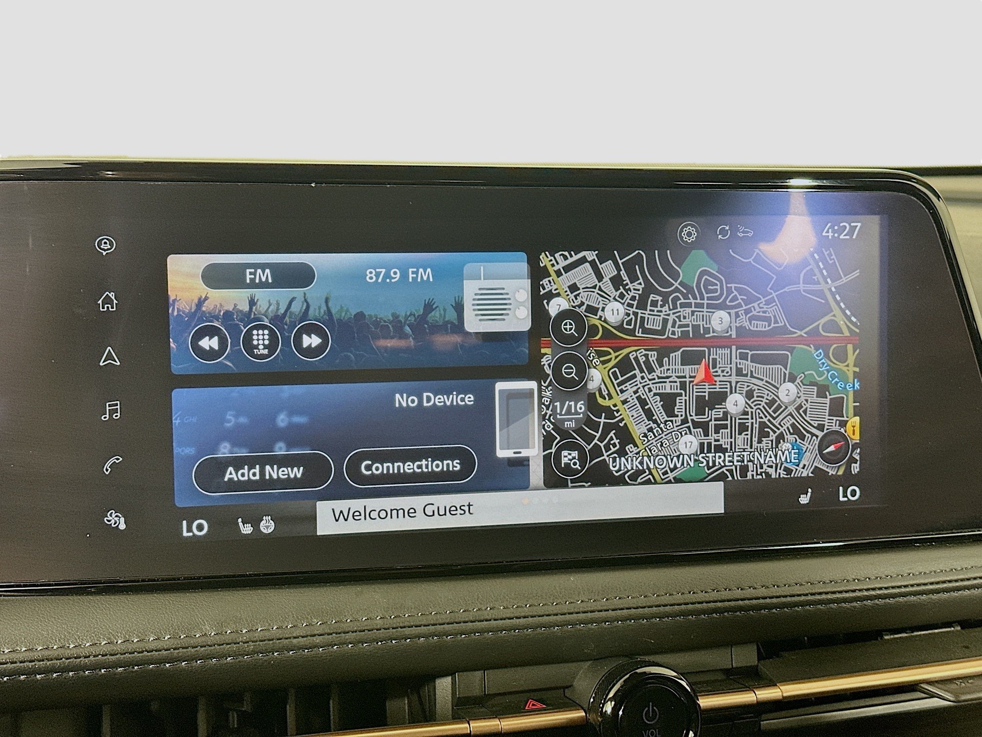 Used 2024 Nissan Ariya AWD image 21