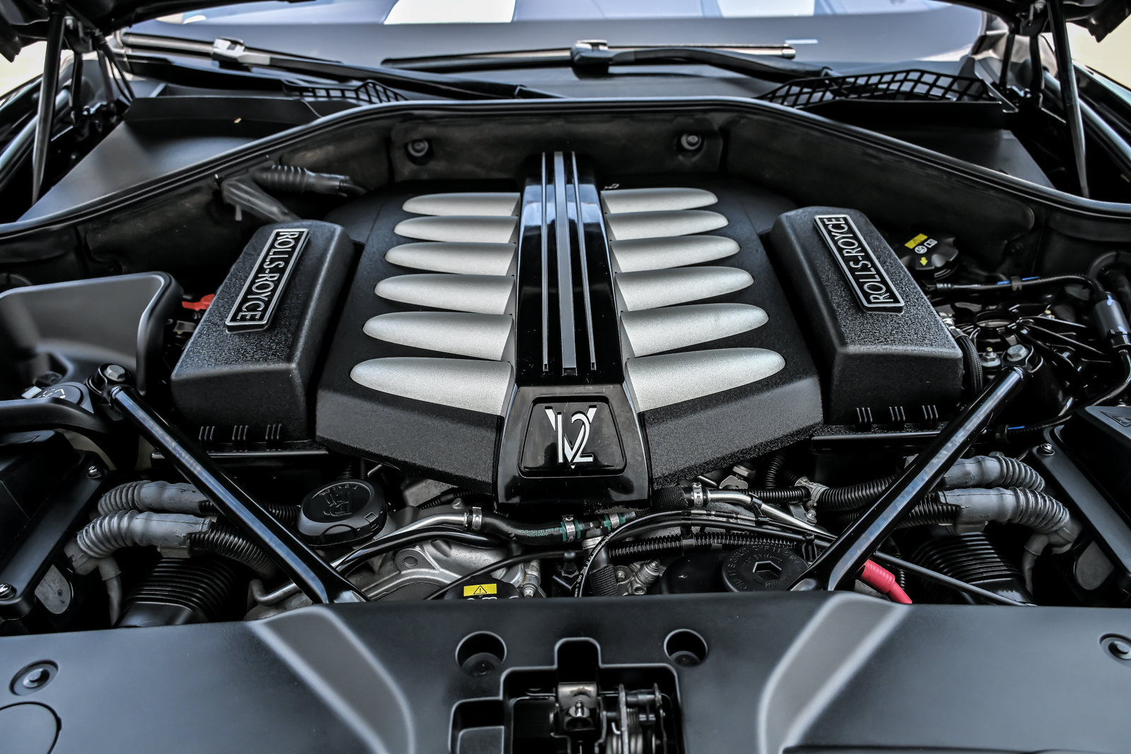 Used 2016 Rolls-Royce Wraith RWD image 15