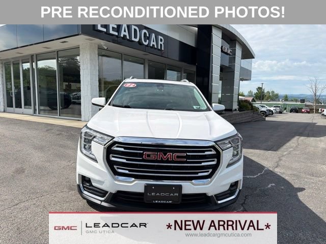 Used 2022 GMC Terrain SLT w/ LPO, Floor Liner Package AWD/4WD image 8