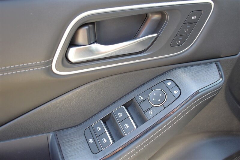 Used 2026 Nissan Rogue Platinum w/ Platinum Premium Package AWD/4WD image 17