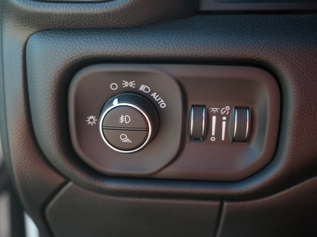 New 2026 RAM 3500 Laramie AWD/4WD image 32