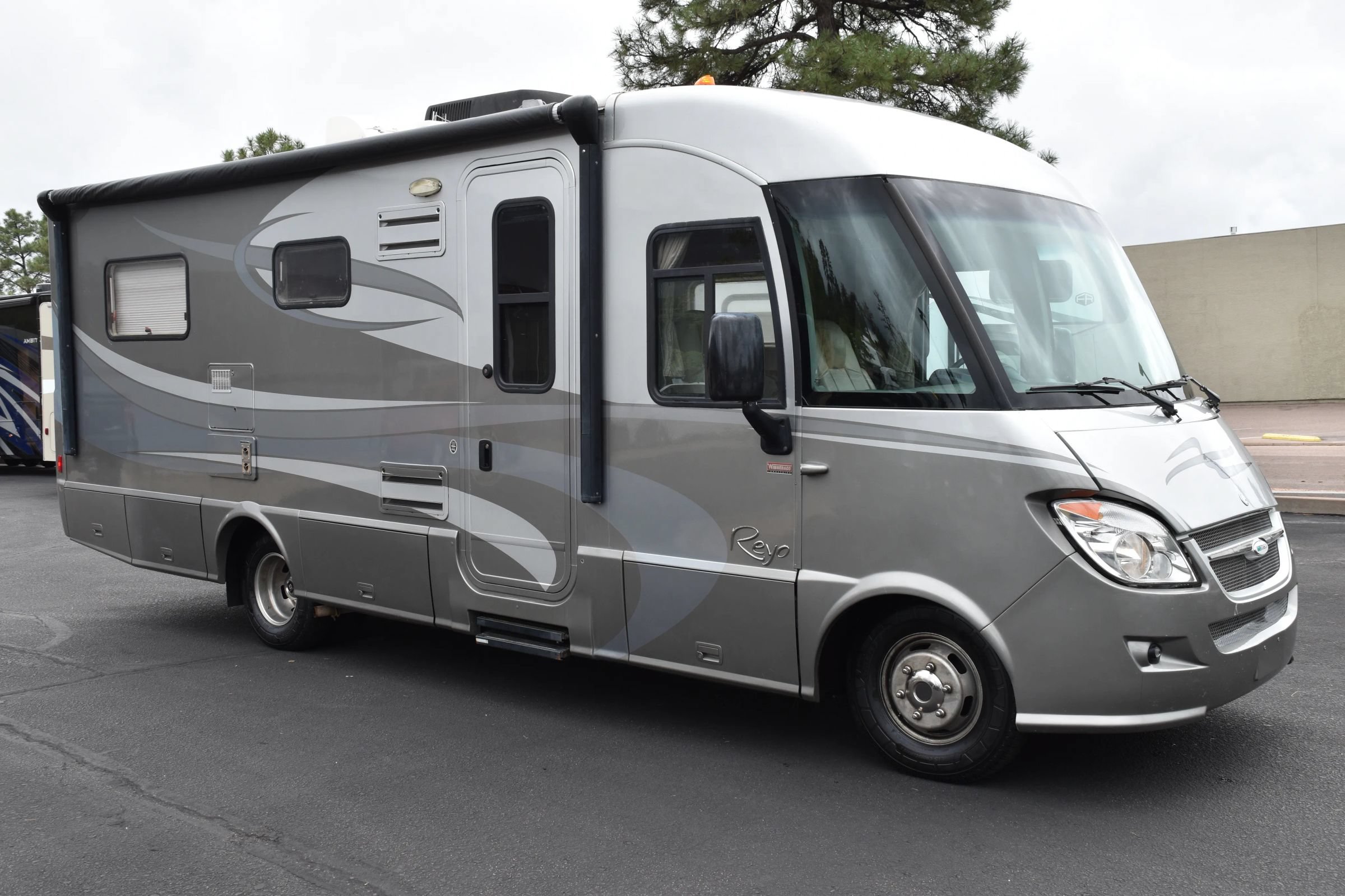 Used 2010 Mercedes-Benz Sprinter 3500 image 1