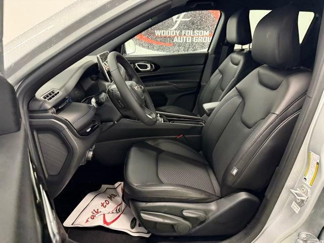 New 2026 Jeep Compass Latitude image 11