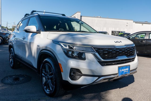 Used 2023 Kia Seltos S w/ Navigation Package AWD/4WD image 4