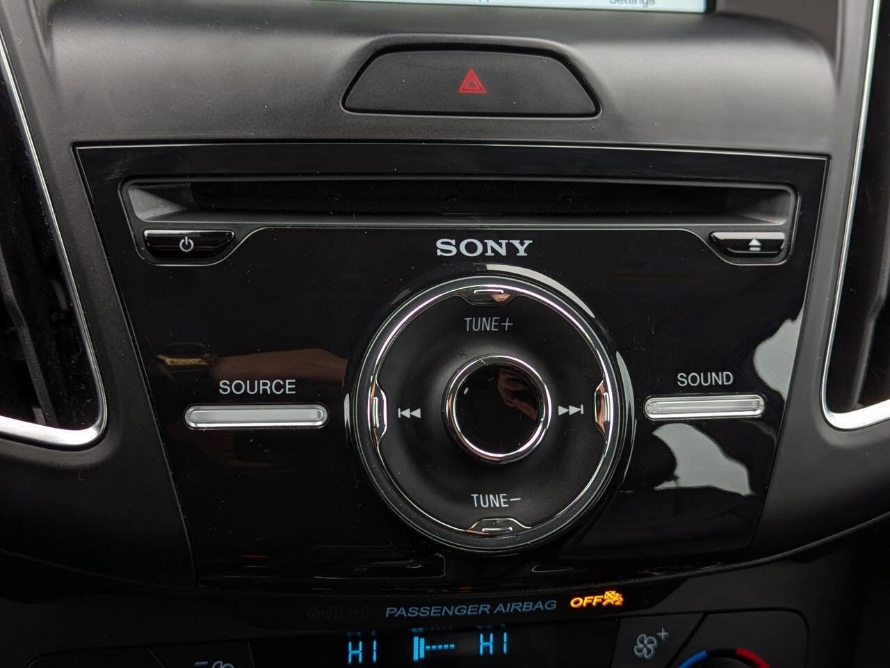Used 2016 Ford Focus Titanium w/ Titanium Technology Package image 21