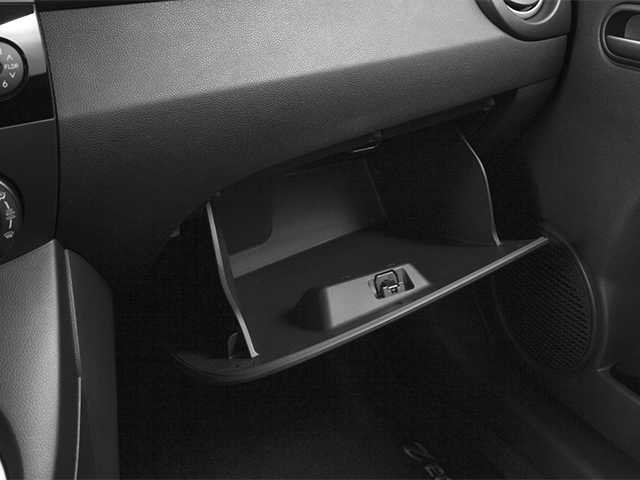 Used 2014 MAZDA MAZDA2 Sport FWD image 11
