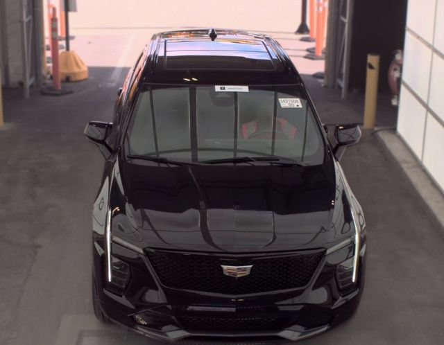 Used 2024 Cadillac XT4 Sport w/ Active Safety Package FWD image 5