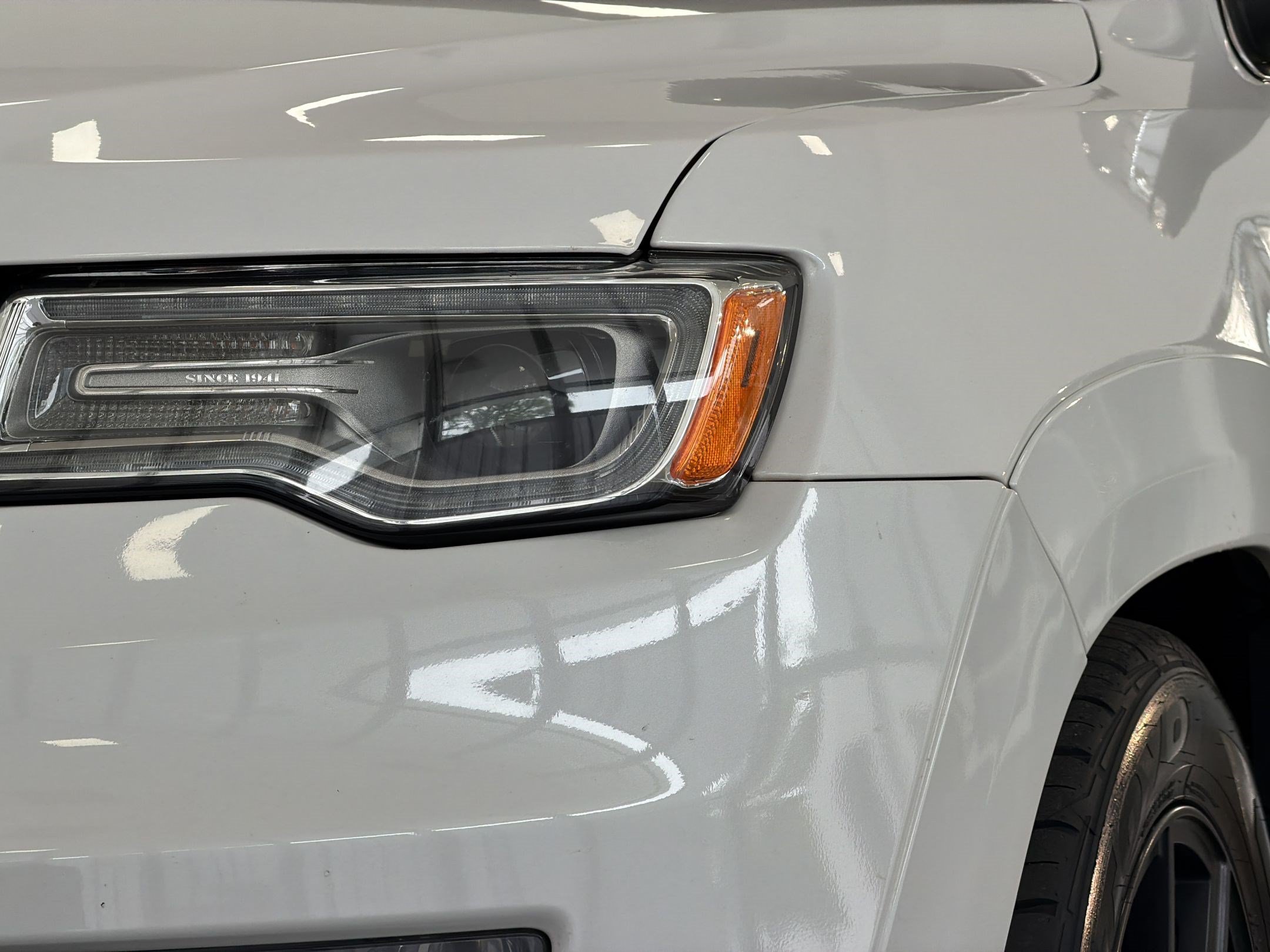 Used 2021 Jeep Grand Cherokee Summit AWD/4WD image 11