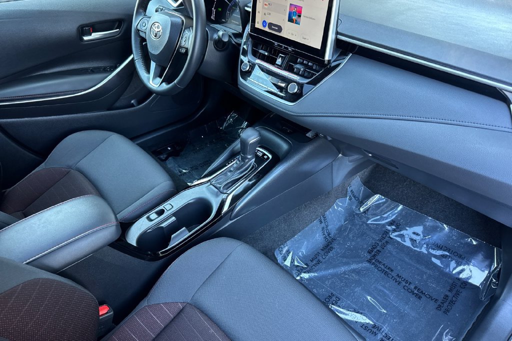 Certified 2025 Toyota Corolla SE w/ SE Premium Package FWD image 14