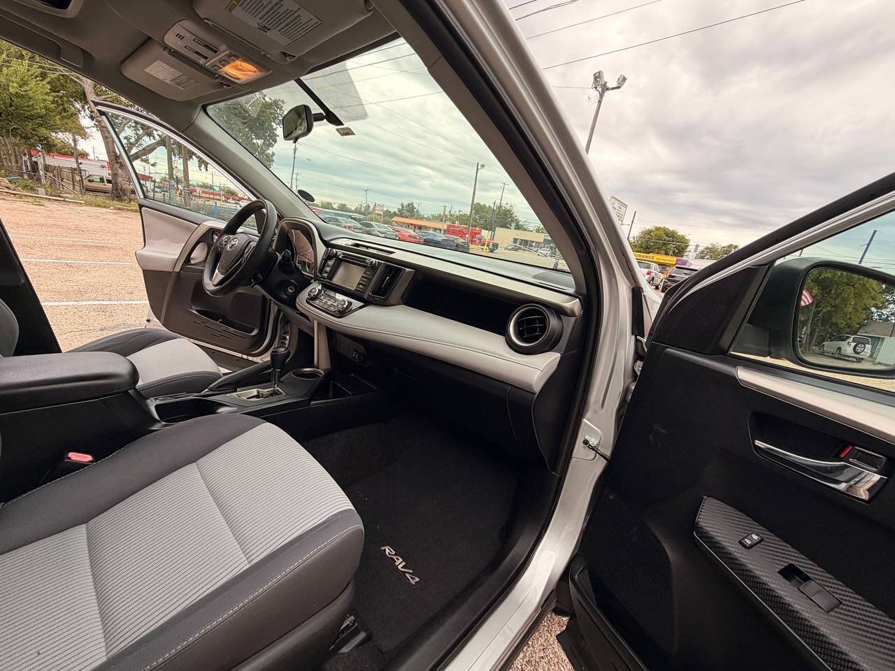 Used 2014 Toyota RAV4 XLE FWD image 12