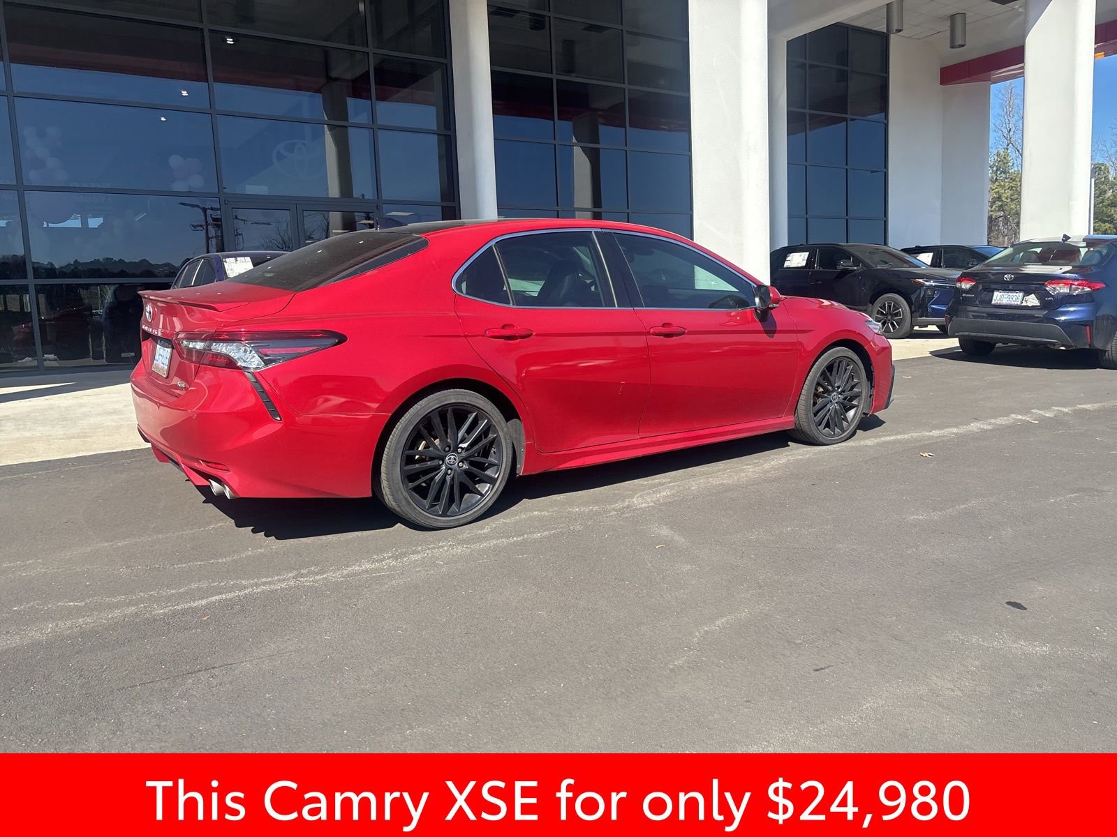 Used 2022 Toyota Camry XSE image 13