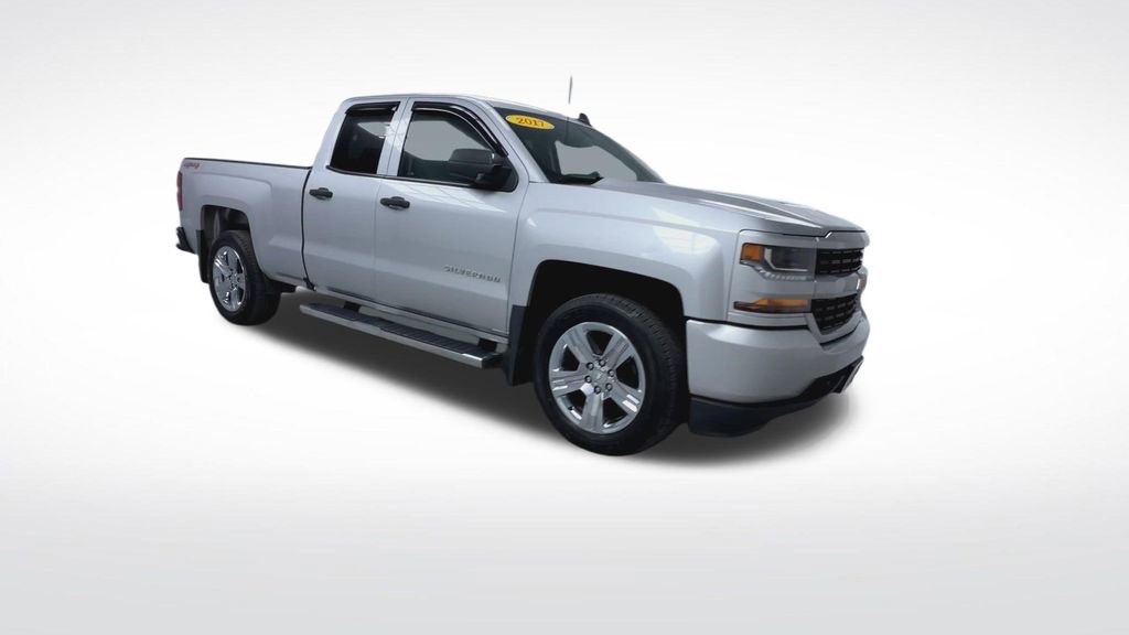 Used 2017 Chevrolet Silverado 1500 Custom w/ Custom Convenience Package image 2