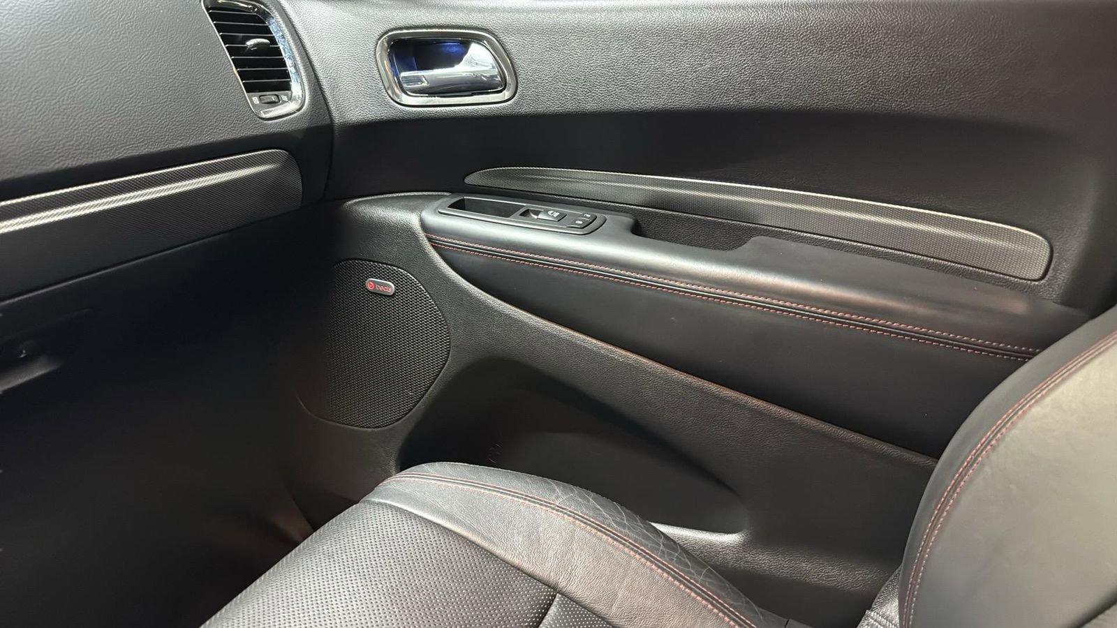 Used 2018 Dodge Durango R/T w/ Blacktop Package image 24