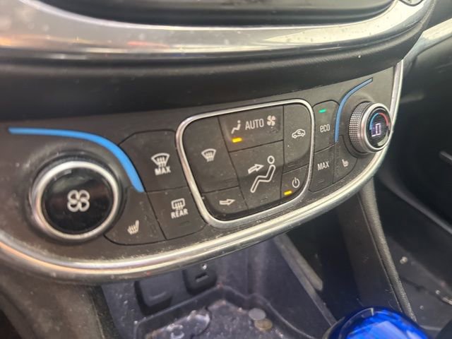 Used 2018 Chevrolet Volt Premier w/ Driver Confidence Package image 10