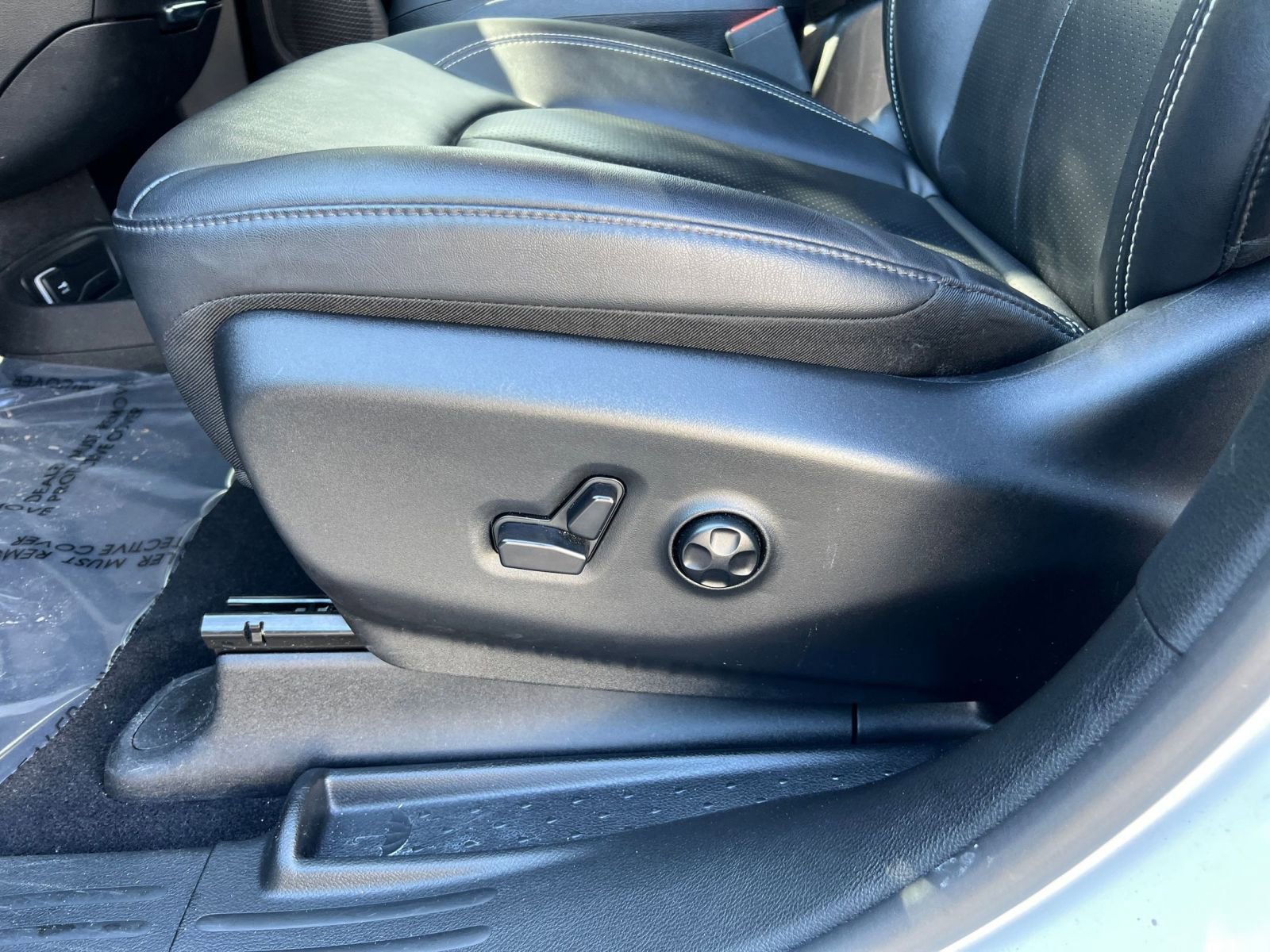 Used 2025 Chrysler Pacifica Select image 23