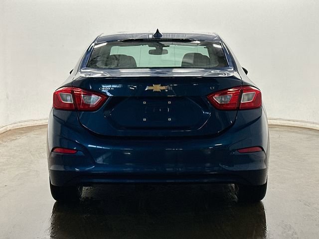 Used 2019 Chevrolet Cruze LT w/ Convenience Package FWD image 4