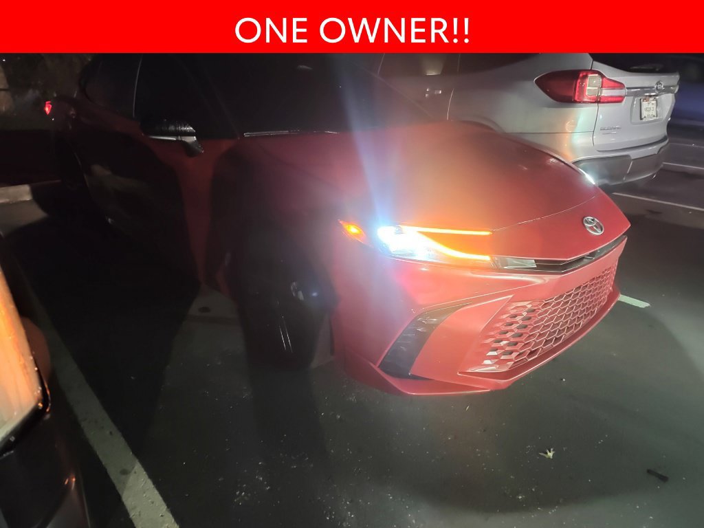 Used 2025 Toyota Camry XSE AWD/4WD image 3
