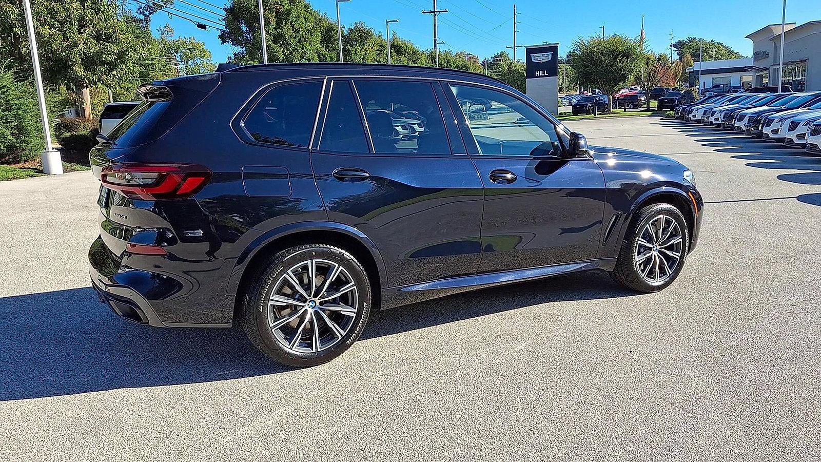 Used 2022 BMW X5 xDrive40i w/ M Sport Package AWD/4WD image 9