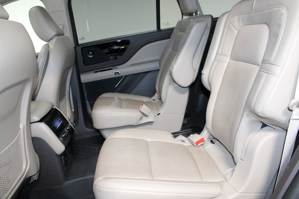 Used 2022 Lincoln Aviator Reserve w/ Elements Package Plus image 27