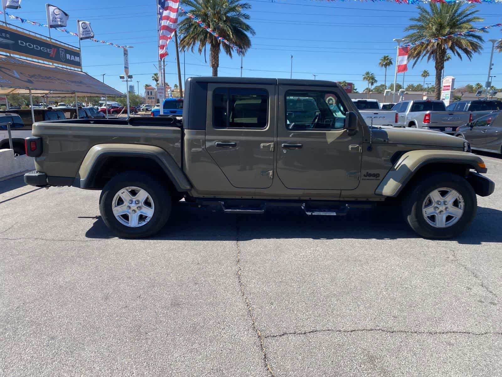 Used 2020 Jeep Gladiator Sport w/ Quick Order Package 24S AWD/4WD image 5