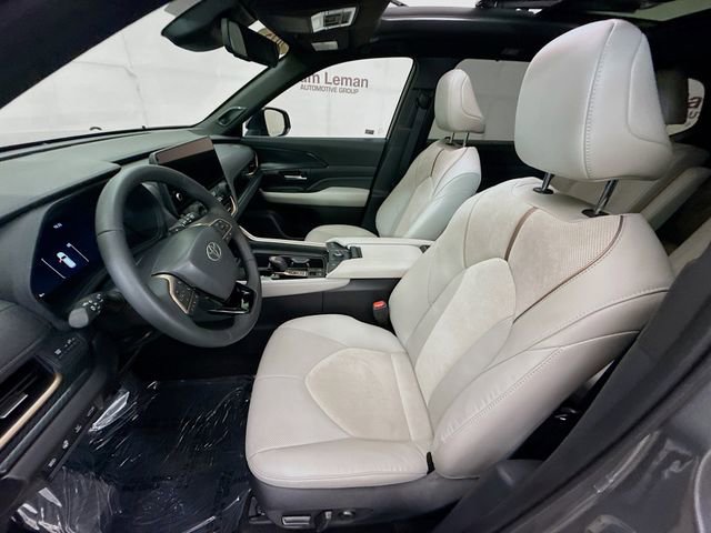 Used 2025 Toyota Grand Highlander AWD Hybrid image 21