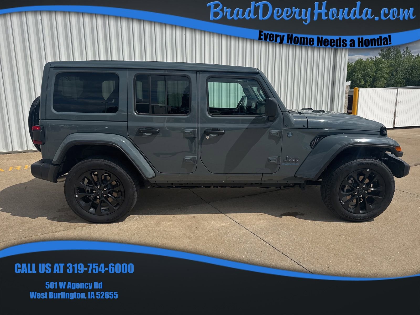 Used 2025 Jeep Wrangler Unlimited Sahara w/ Safety Group