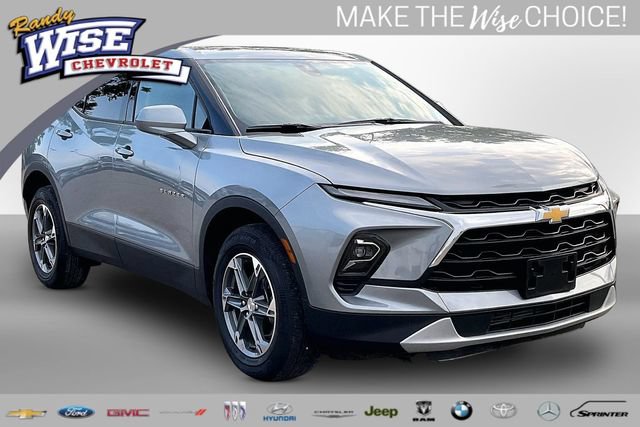 Used 2025 Chevrolet Blazer LT AWD/4WD image 1