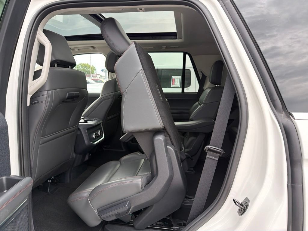 Used 2025 Ford Expedition Active AWD/4WD image 45