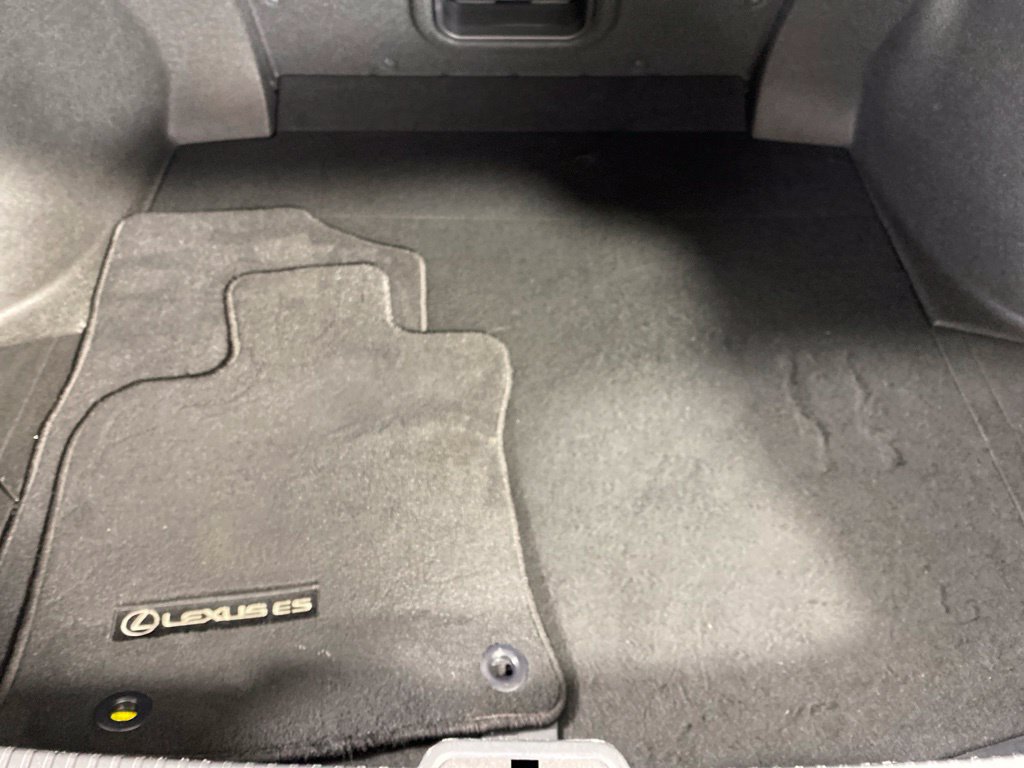 Certified 2025 Lexus ES 300h w/ Premium Package FWD image 29
