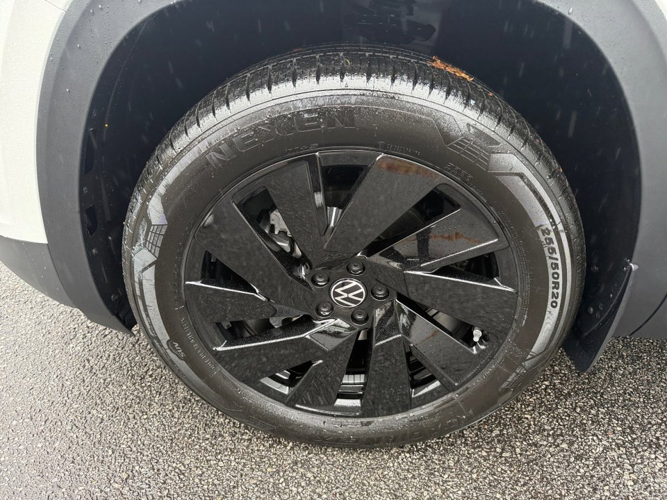 New 2026 Volkswagen Atlas Cross Sport SE image 27