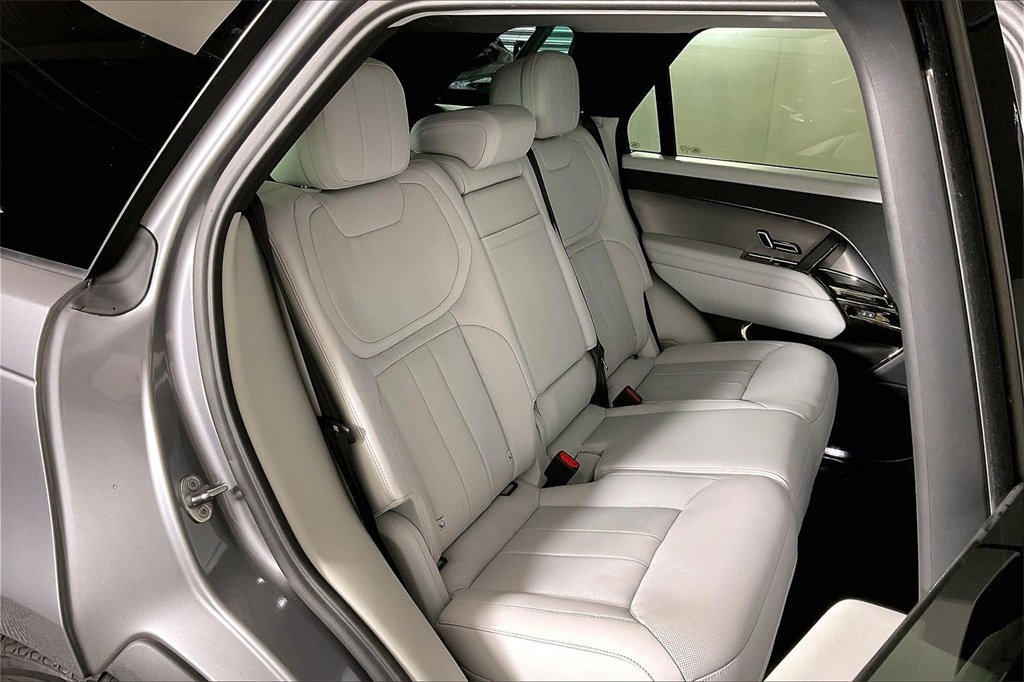 Used 2023 Land Rover Range Rover Sport SE image 26