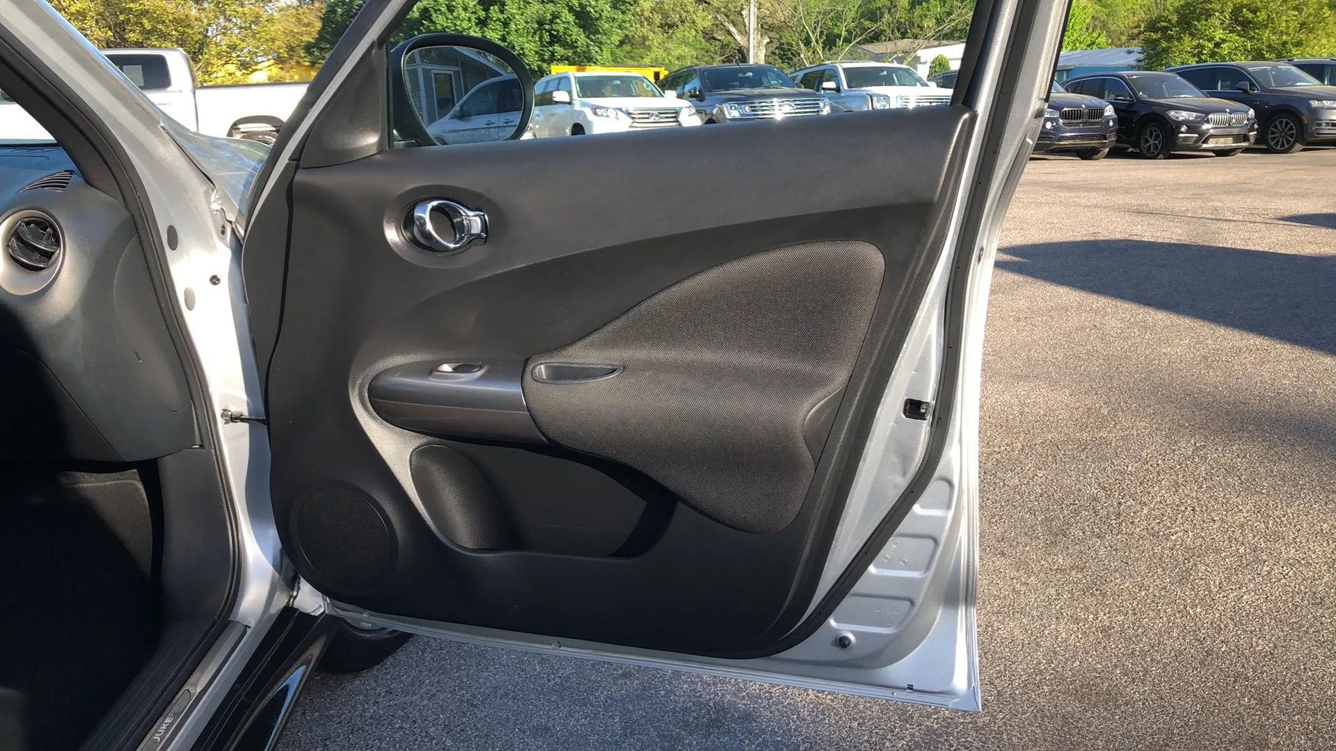 Used 2011 Nissan Juke SL image 33