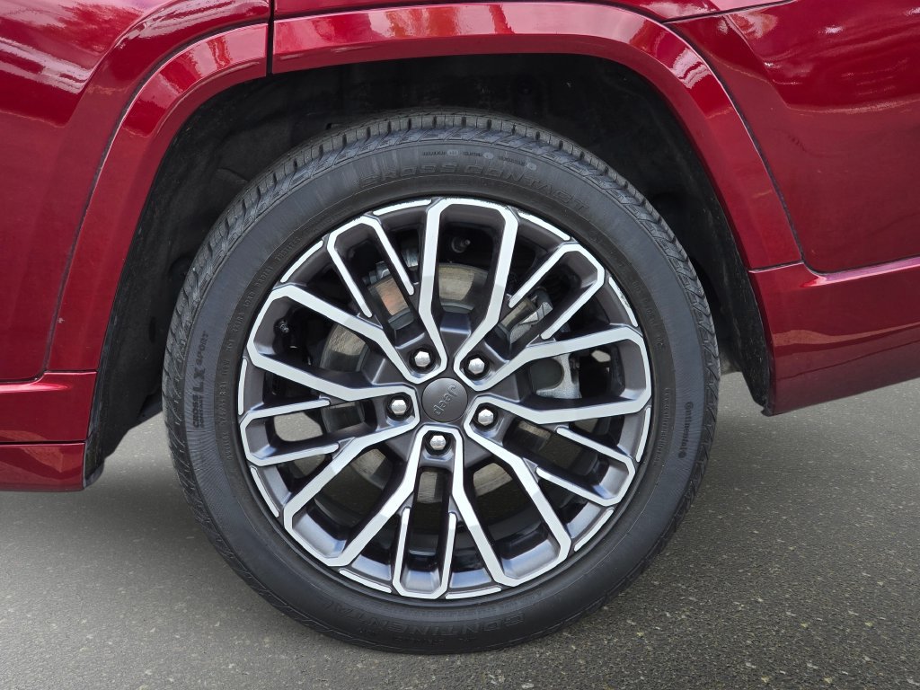 Used 2025 Jeep Grand Cherokee L Summit AWD/4WD image 39
